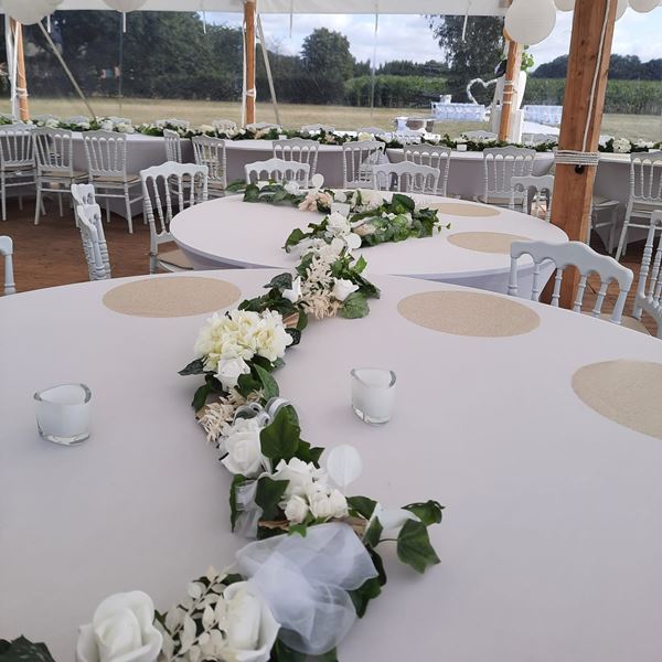 Ronde Tafel met Witte Hoes 10 personen